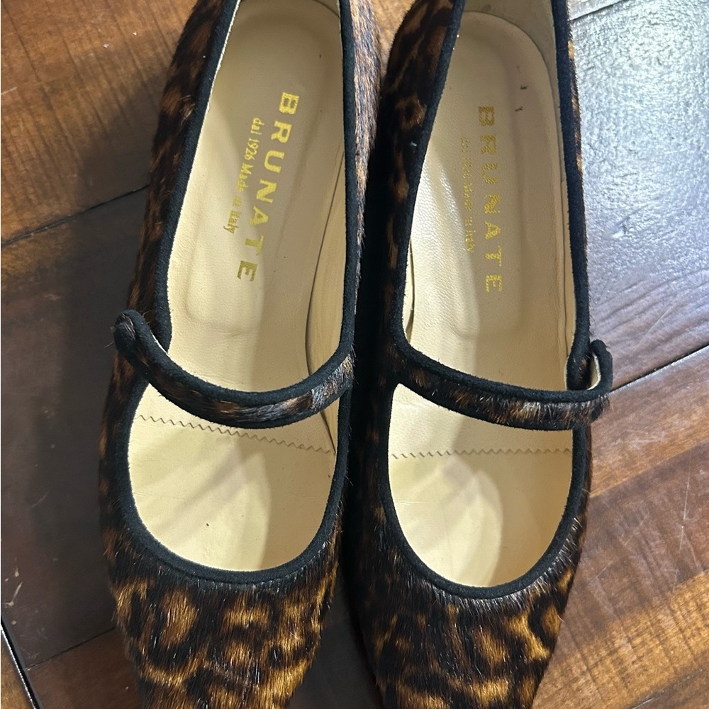 Brunate Leopard Print Flats - Picture 2 of 4
